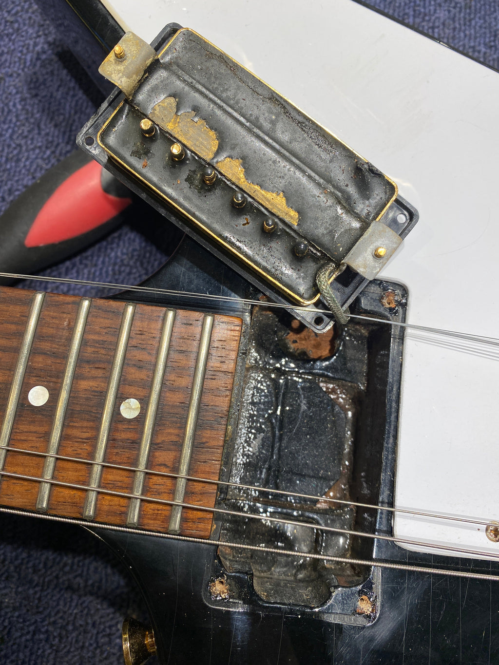 Gibson Explorer Black 1977 - View 16 | MusicMarket