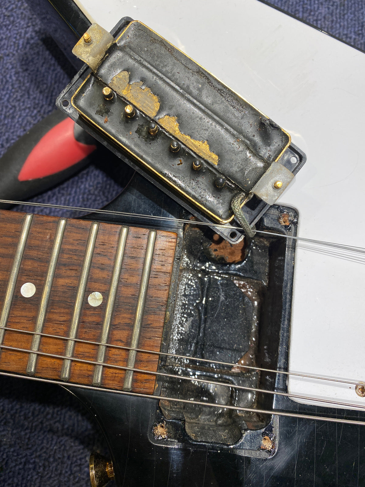 Gibson Explorer Black 1977 - View 16 | MusicMarket