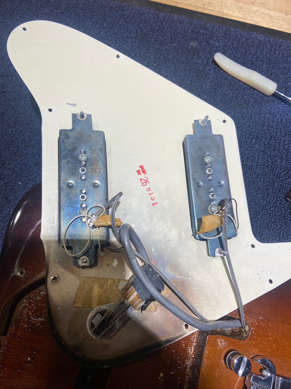 Gibson Firebird I Sunburst 1967 - View 14 | MusicMarket