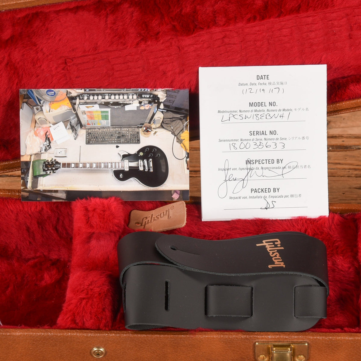 Gibson Les Paul Classic Ebony 2019 - View 10 | MusicMarket