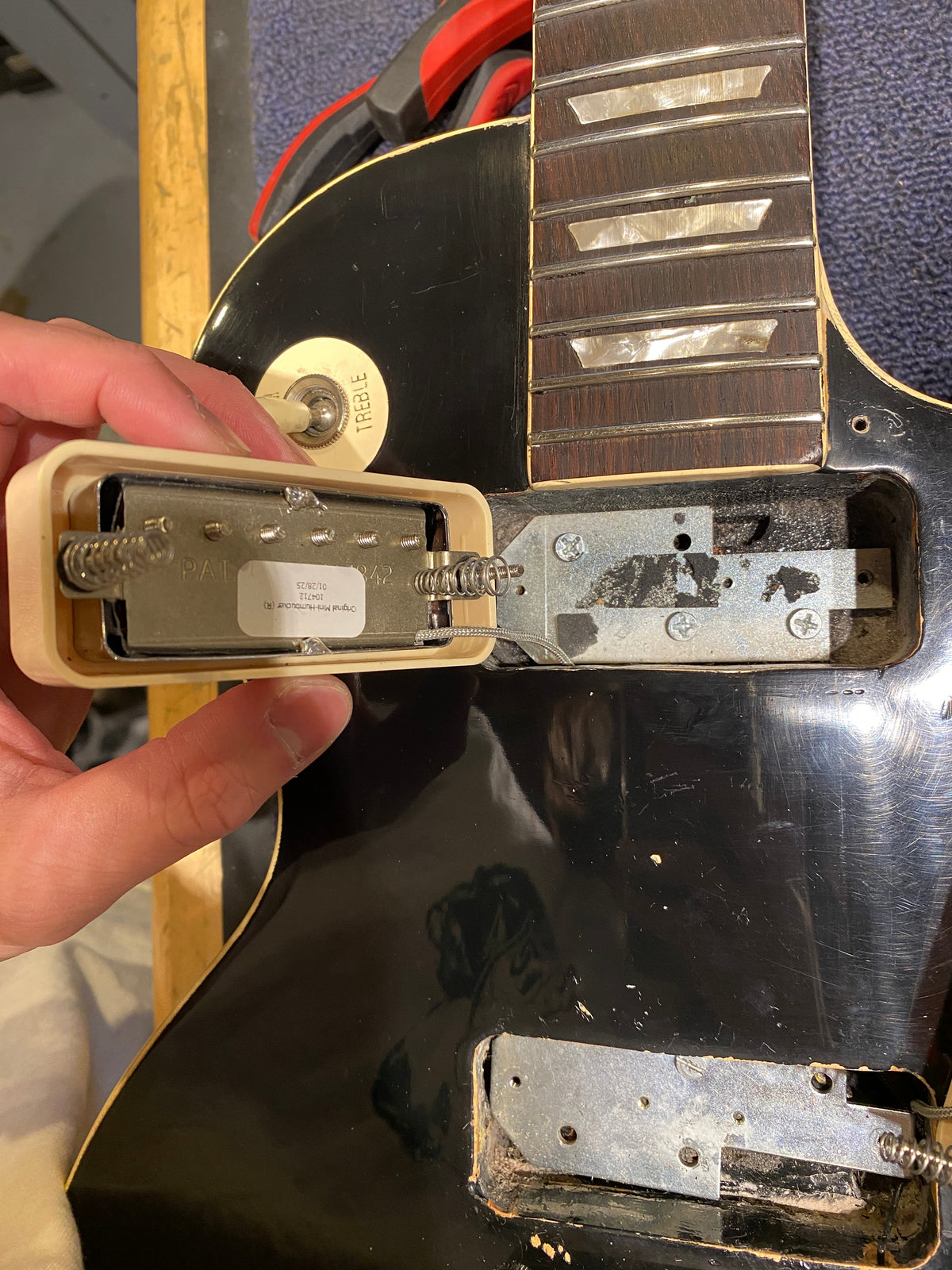 Gibson Les Paul Deluxe Black Refin 1970s - View 15 | MusicMarket
