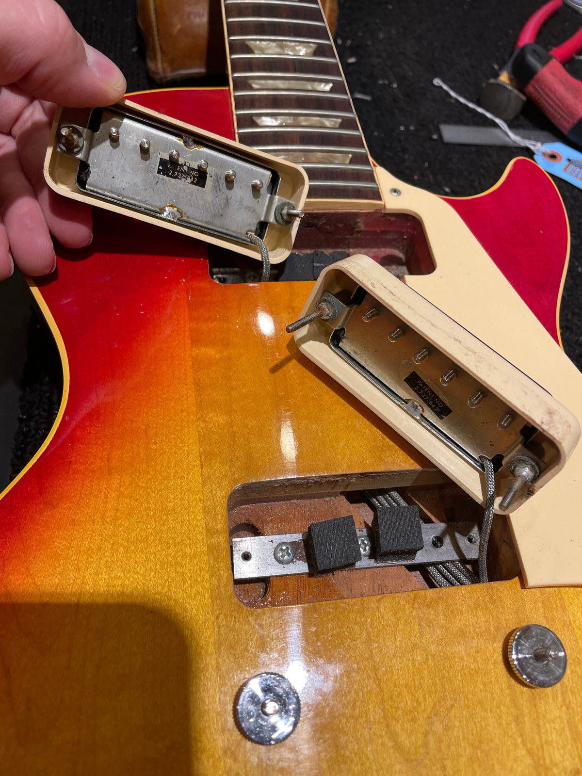 Gibson Les Paul Deluxe Sunburst 1974 - View 10 | MusicMarket