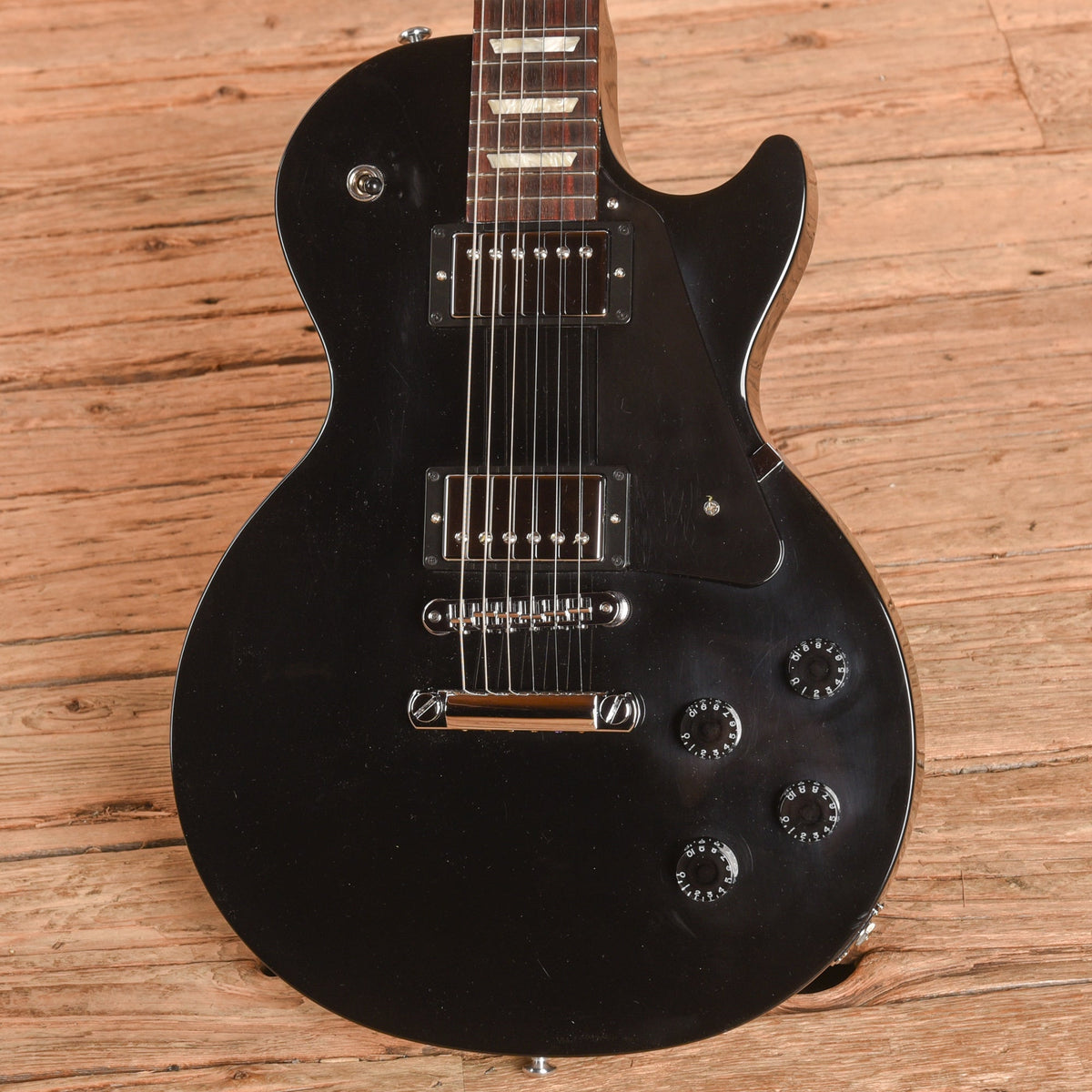Gibson Les Paul Studio Black 2021 - View 2 | MusicMarket