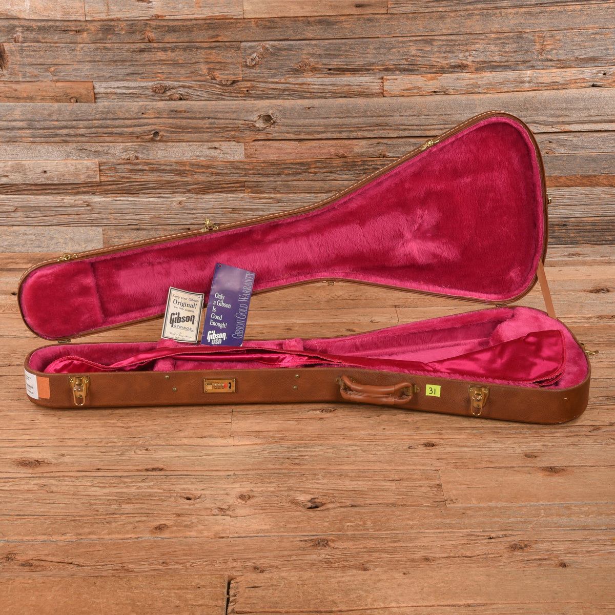 Gibson Lonnie Mack Flying V Cherry - View 9 | MusicMarket
