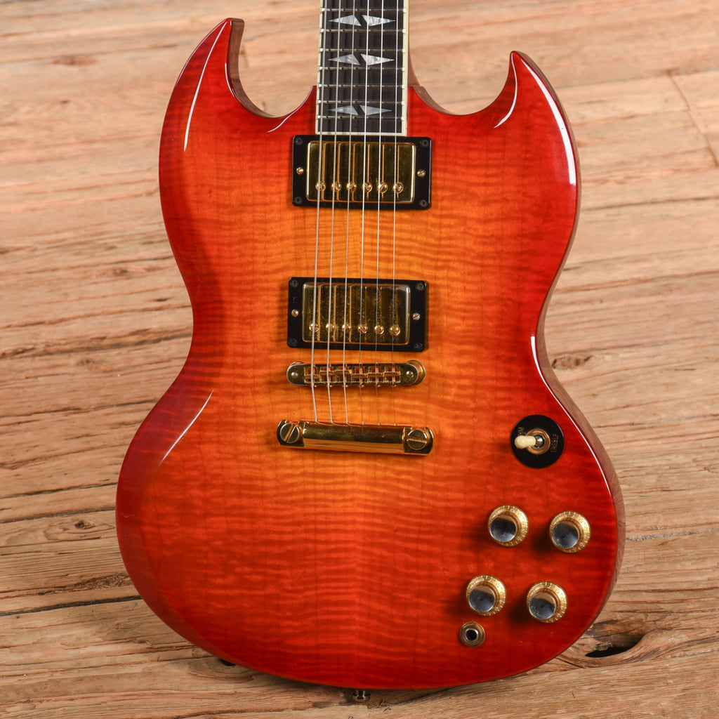 Gibson SG Supreme Cherry Sunburst 2000 - View 2 | MusicMarket