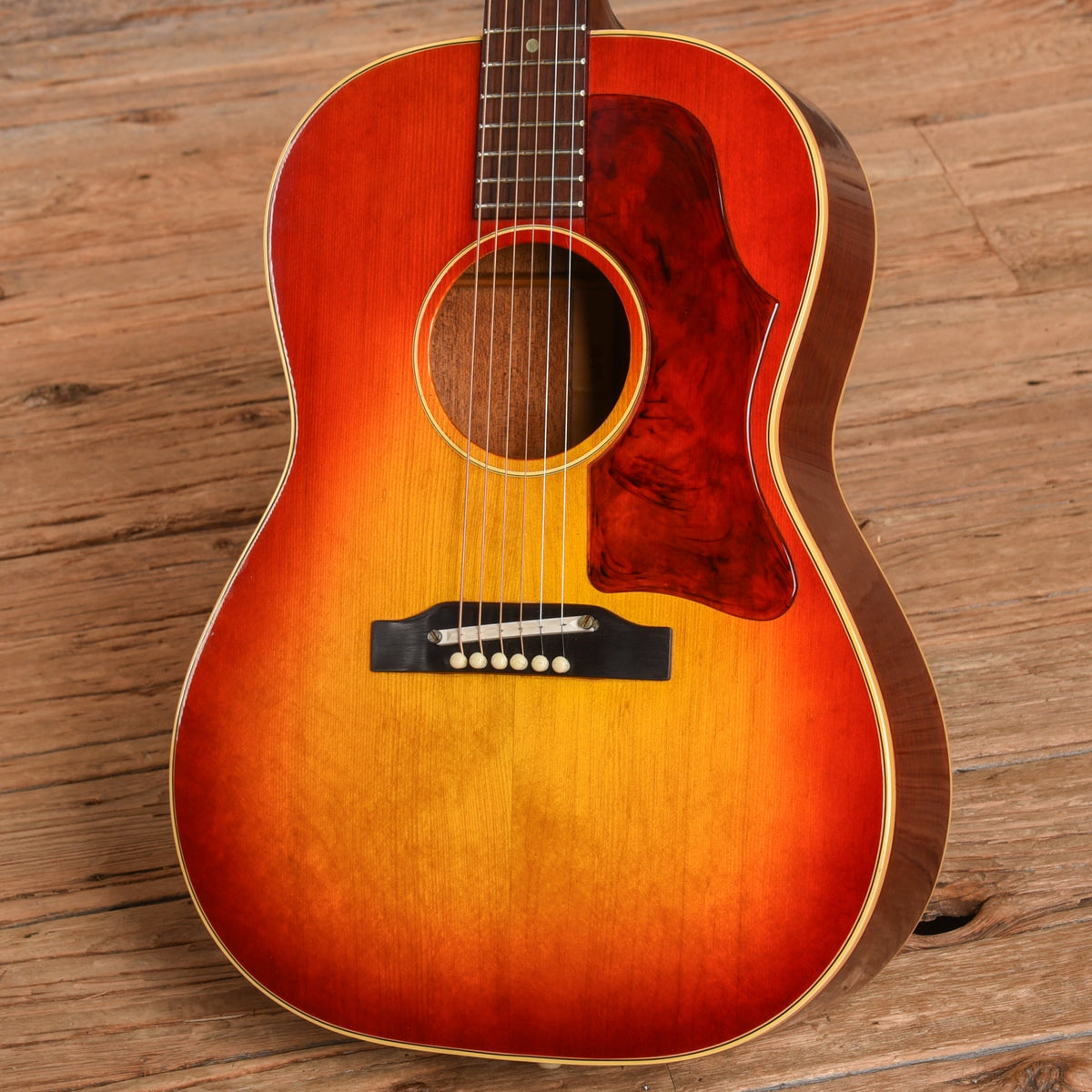 Gibson B-25 Sunburst 1966 - View 2 | MusicMarket
