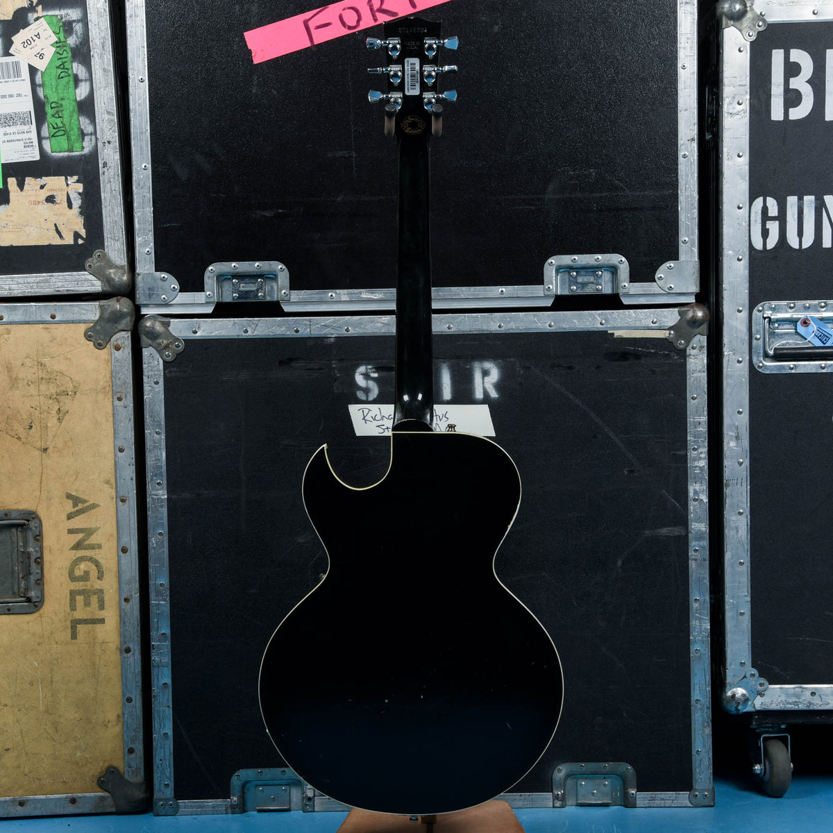 Gibson ES-135 Black 1998 - View 2 | MusicMarket