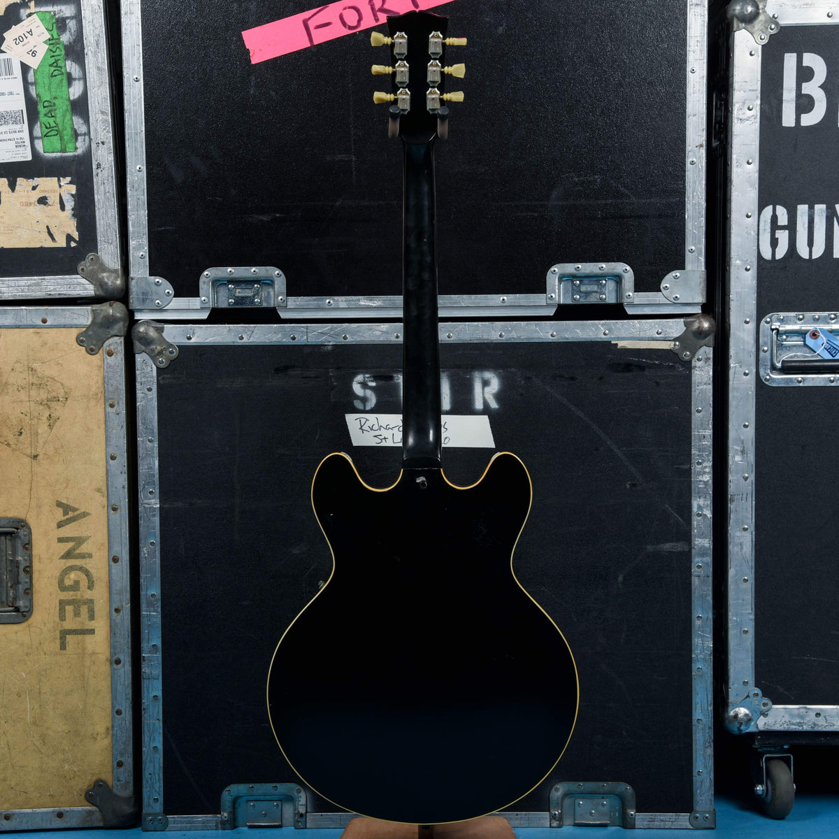 Gibson ES-335 Black 1972 - View 2 | MusicMarket
