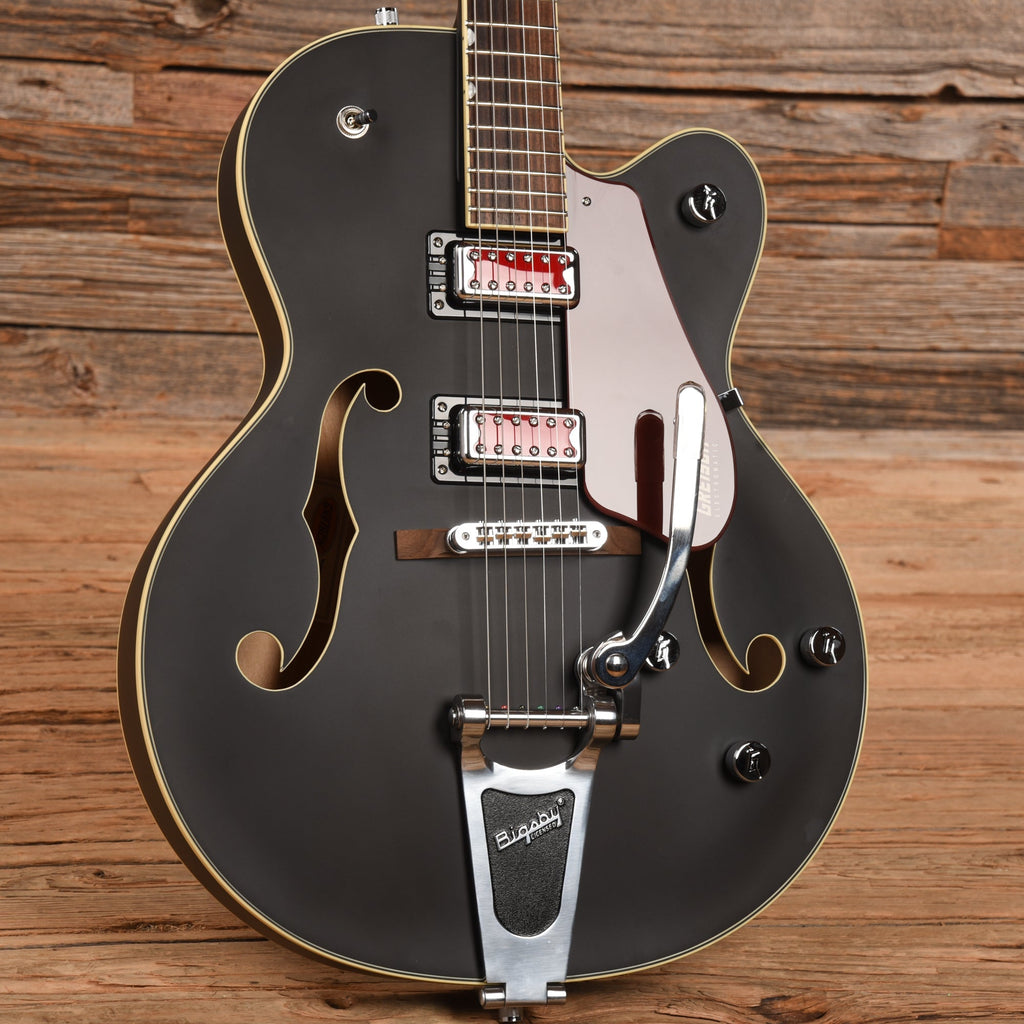Gretsch G5410T Electromatic "Rat Rod" Hollow Body Single Cutaway Matte Black 2020 - View 8 | MusicMarket