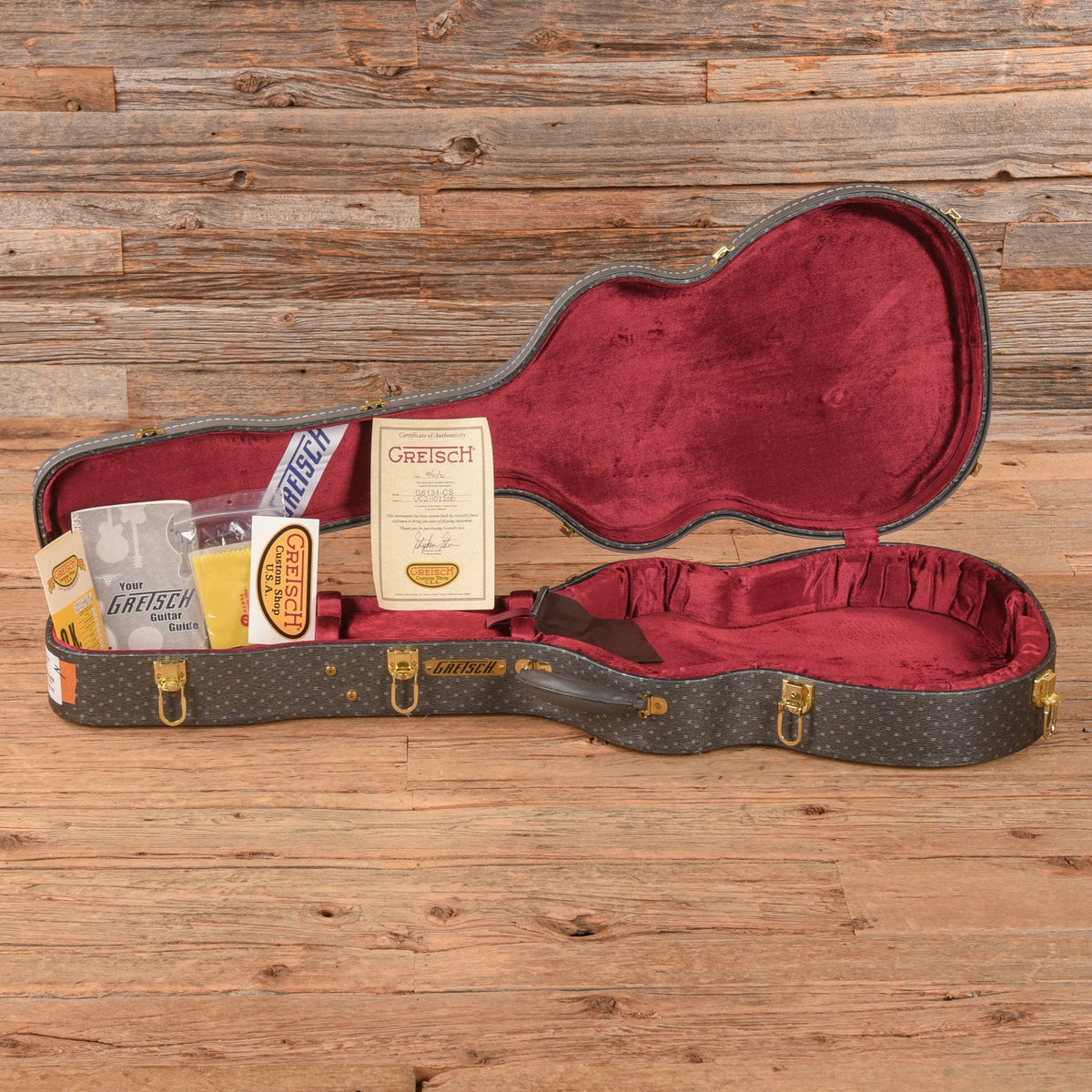 Gretsch Custom Shop Stephen Stern Masterbuilt G6134-CS Flower Paisley 2021 - Zac Brown - View 9 | MusicMarket