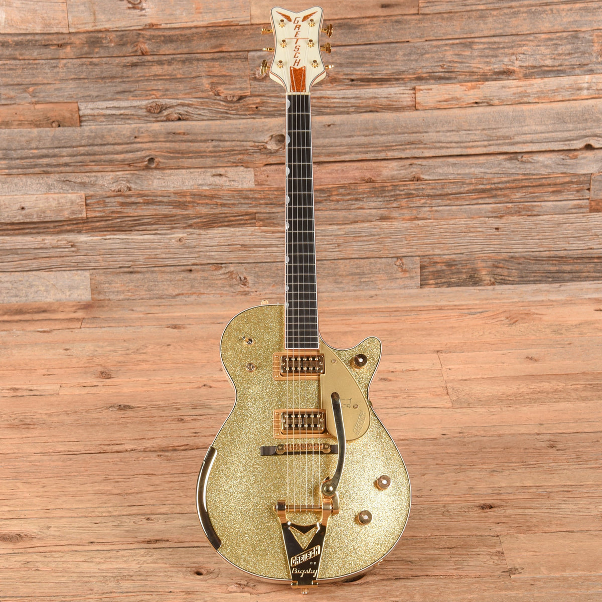 Gretsch Custom Shop Stephen Stern Masterbuilt G6134-CS Penguin Gold Sparkle 2021 - Zac Brown - View 4 | MusicMarket
