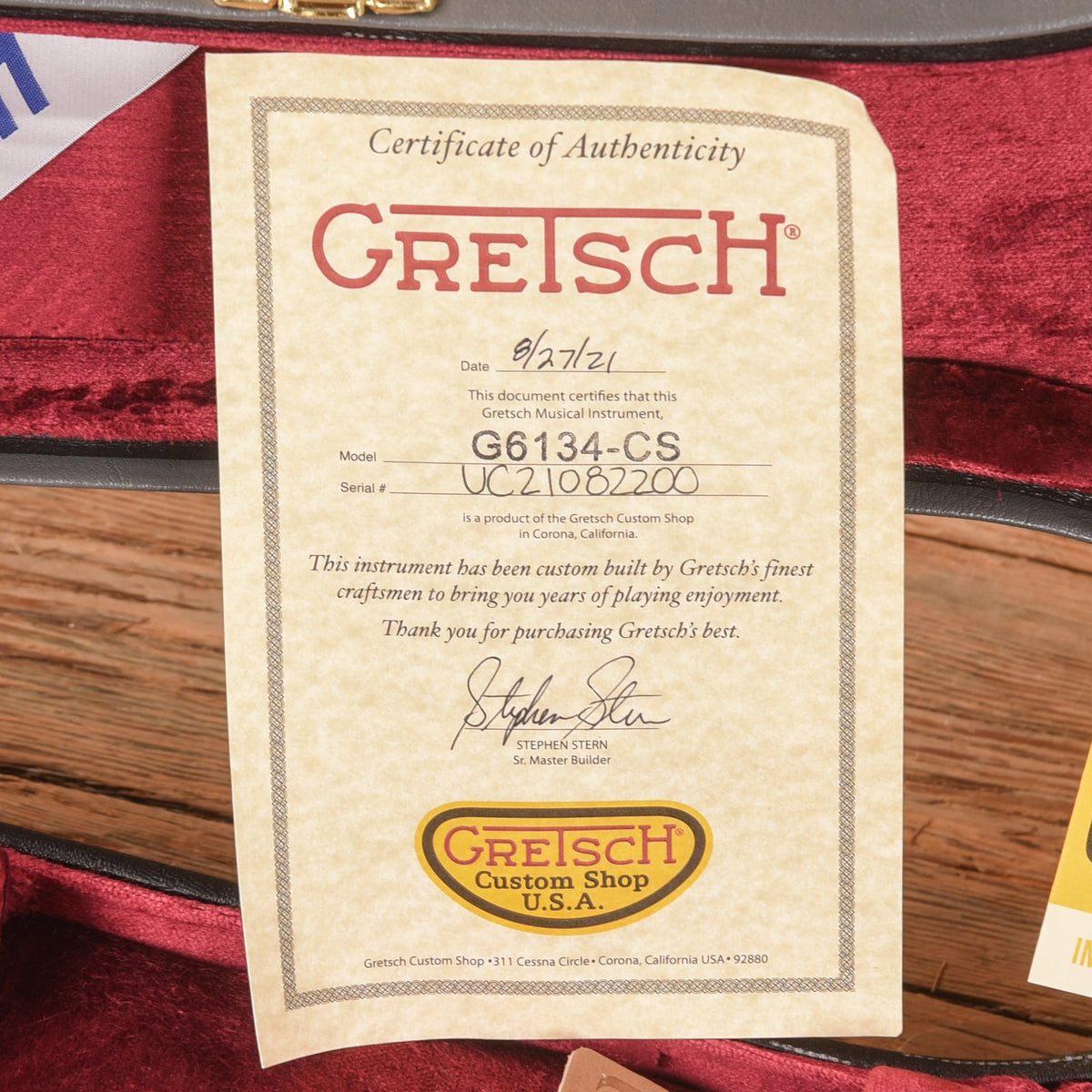 Gretsch Custom Shop Stephen Stern Masterbuilt G6134-CS Penguin Gold Sparkle 2021 - Zac Brown - View 10 | MusicMarket