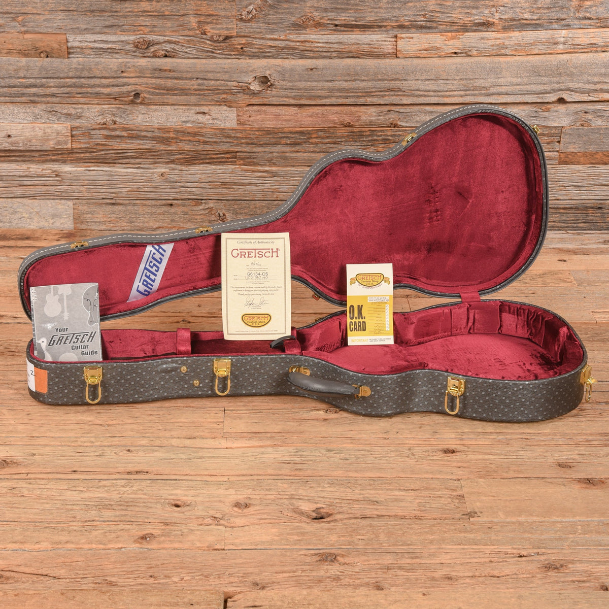 Gretsch Custom Shop Stephen Stern Masterbuilt G6134-CS Penguin White 2021 - Zac Brown - View 9 | MusicMarket