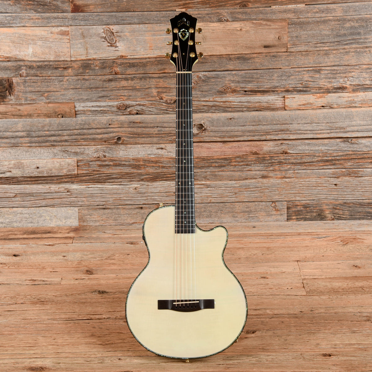 Guild Custom Shop S7CE Peregrine Natural - View 4 | MusicMarket