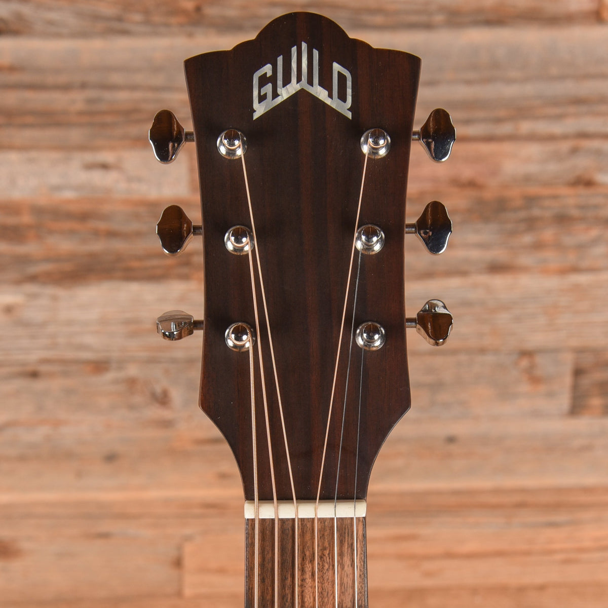 Guild Westerly M-240E Troubador Sunburst - View 6 | MusicMarket