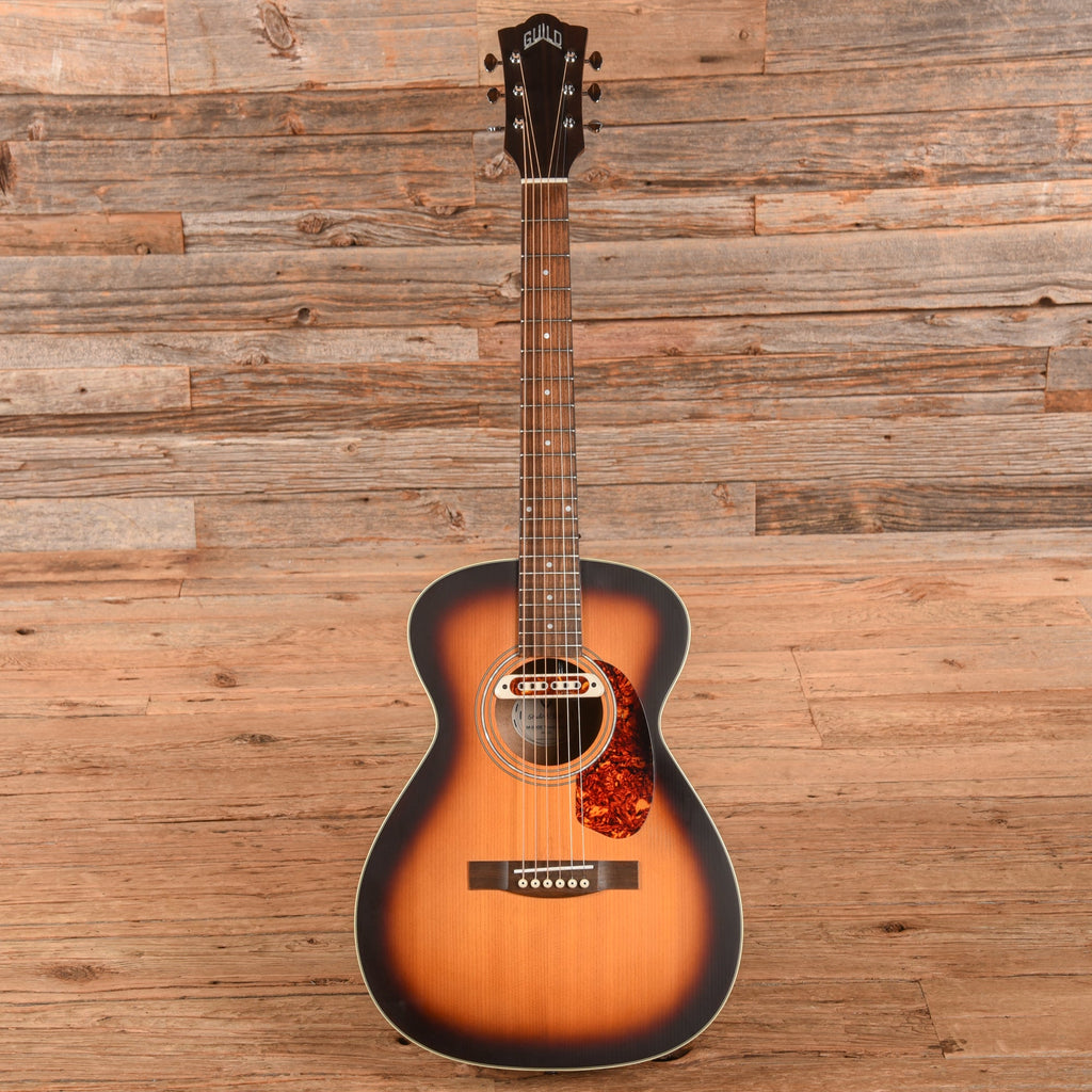 Guild Westerly M-240E Troubador Sunburst - View 4 | MusicMarket