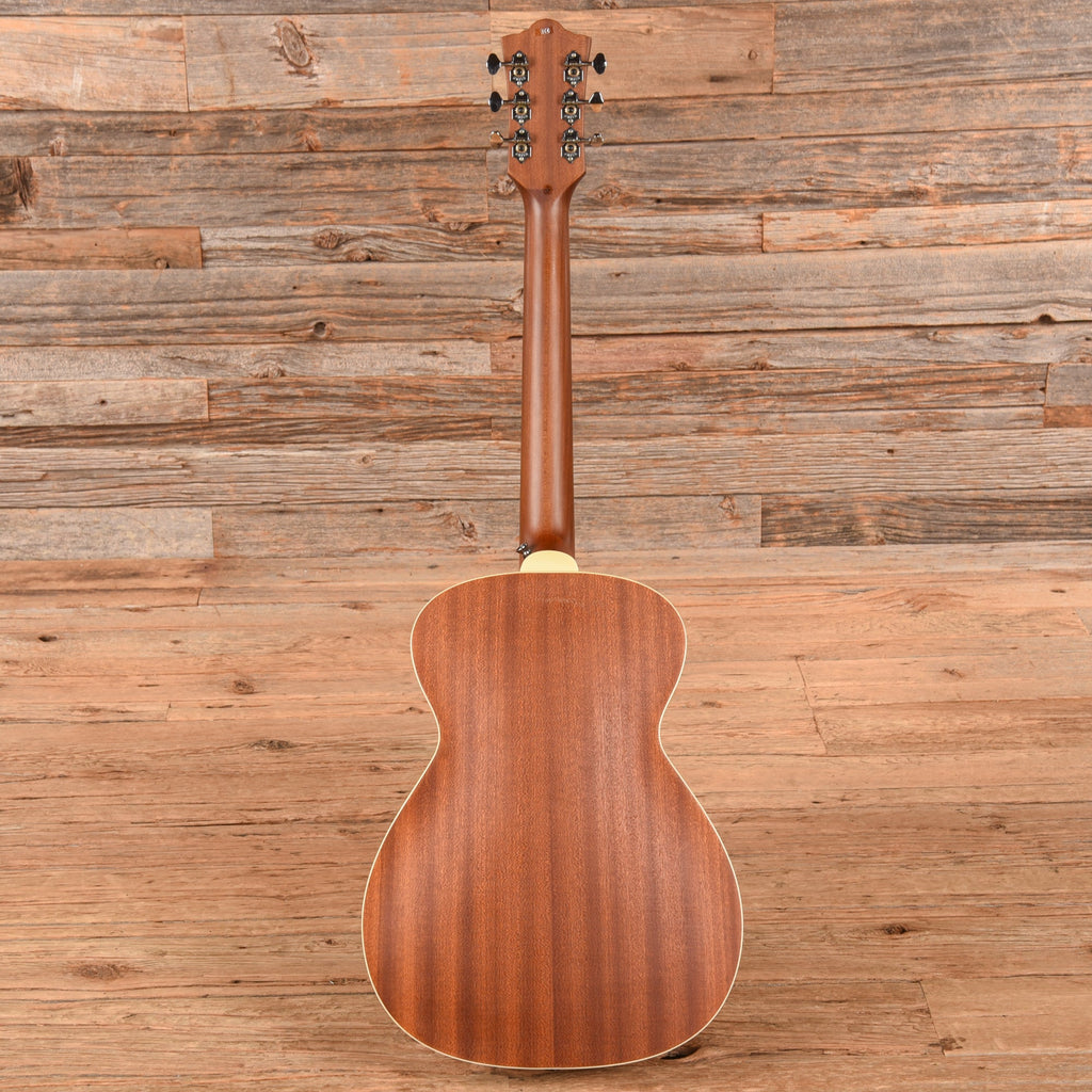 Guild Westerly M-240E Troubador Sunburst - View 5 | MusicMarket