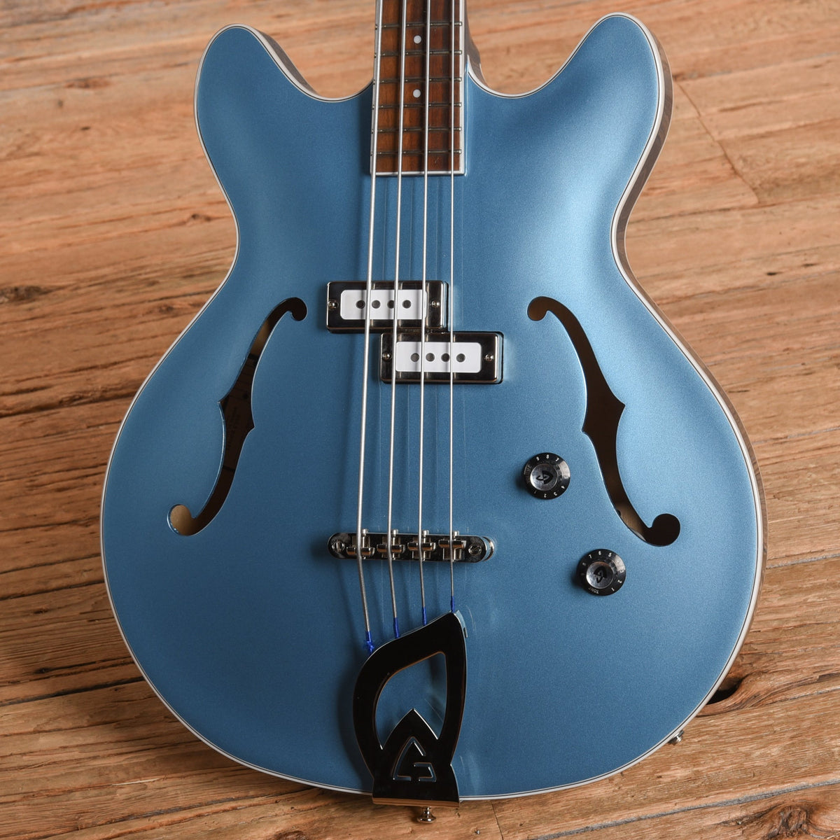 Guild Starfire I Blue 2022 - View 2 | MusicMarket
