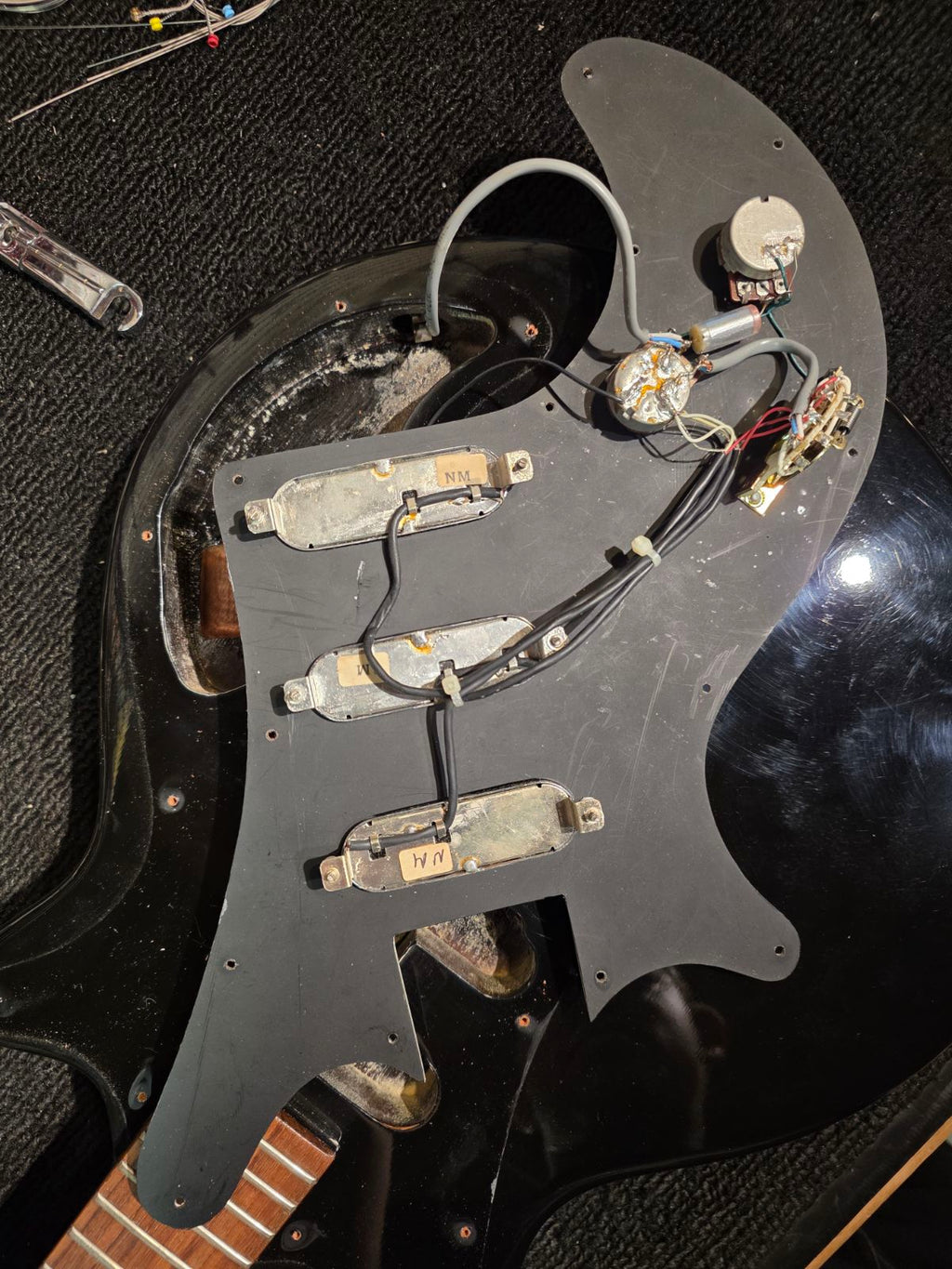 Guild Brian May BM03 Prototype Black 1994 - Joe Trohman - View 11 | MusicMarket