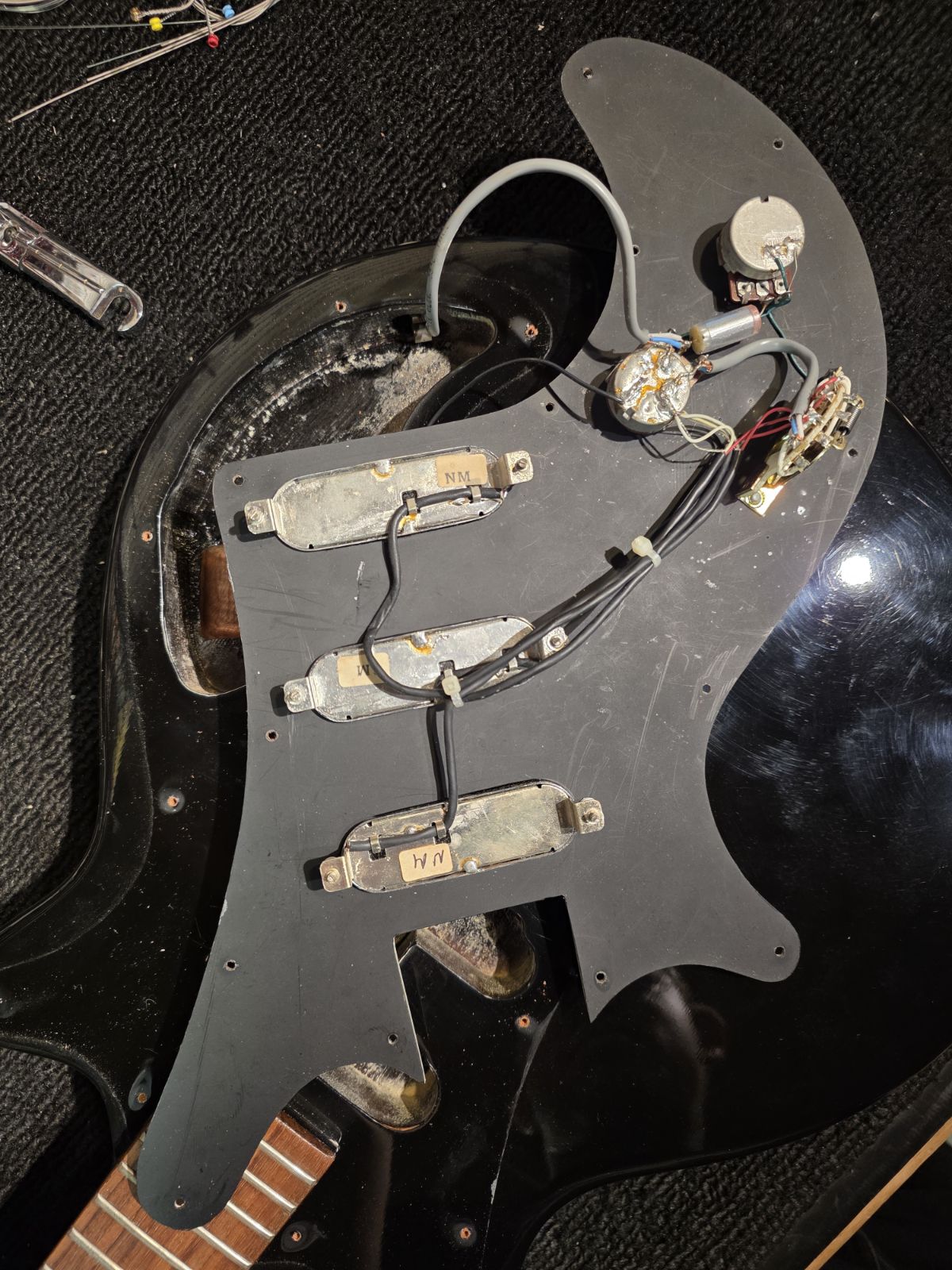 Guild Brian May BM03 Prototype Black 1994 - Joe Trohman - View 11 | MusicMarket