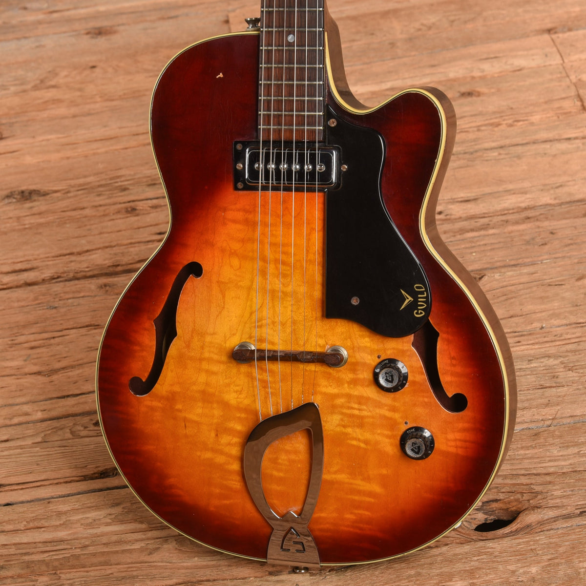 Guild M-65 3/4 Sunburst 1965 - View 2 | MusicMarket