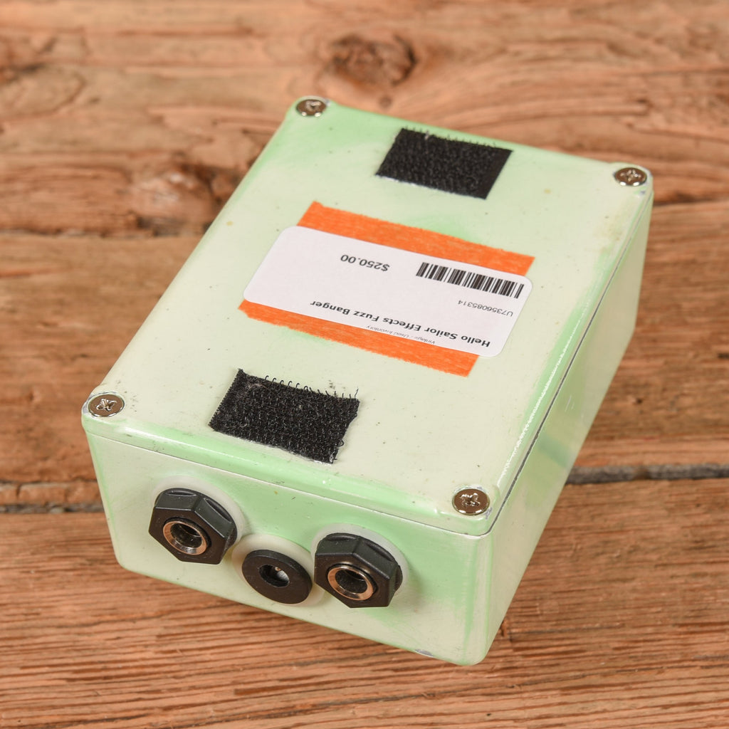 Hello Sailor Effects Fuzz Banger - View 2 | MusicMarket