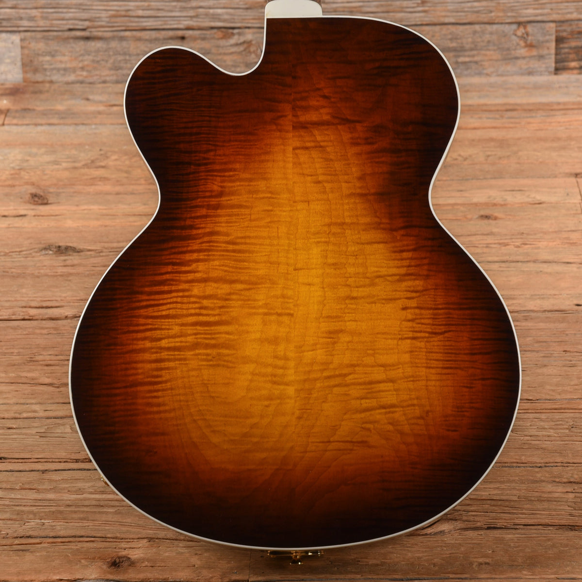 Heritage Eagle Classic Sunburst 2015 - View 3 | MusicMarket