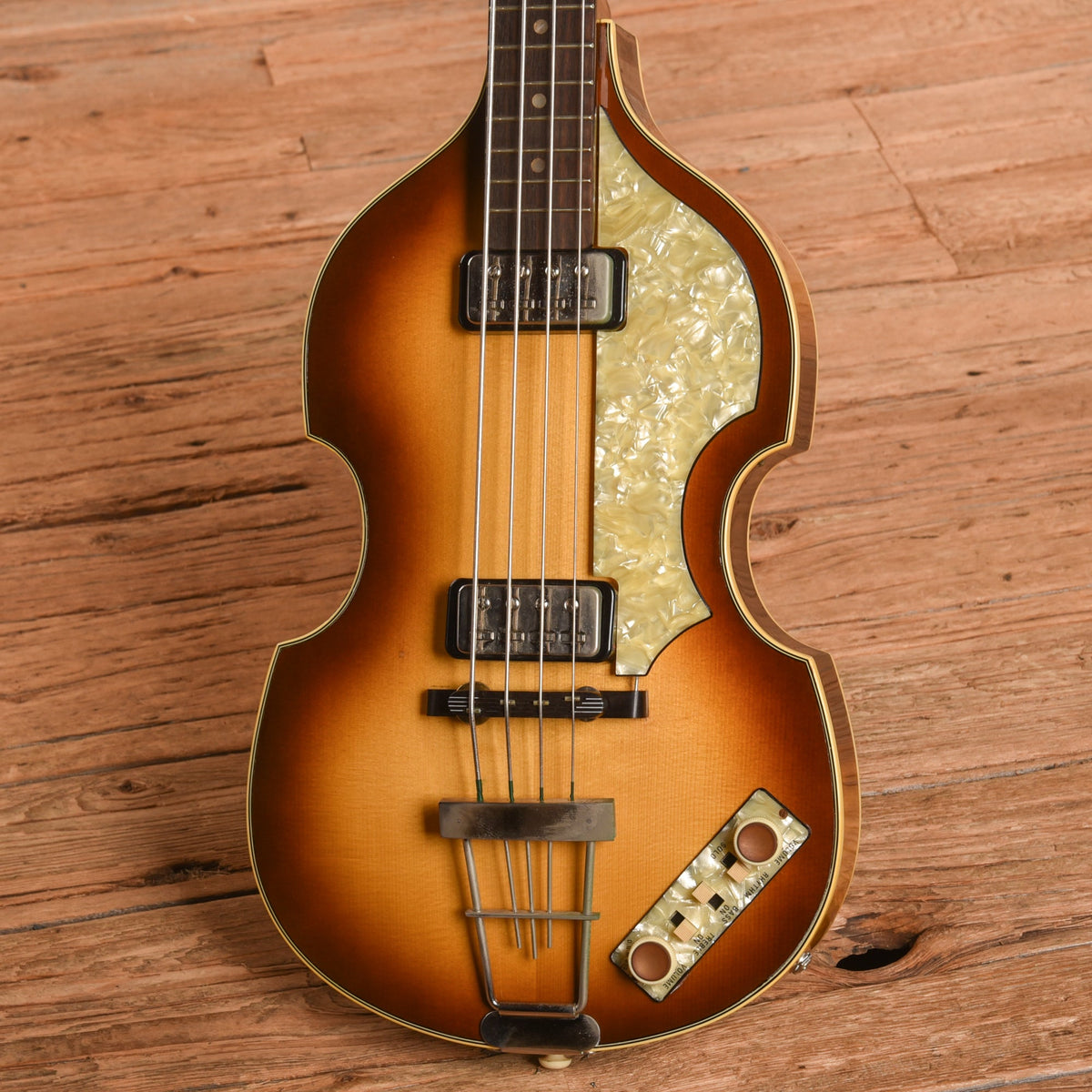 Hofner 500/1 Vintage '62 Reissue Sunburst 2004 - View 2 | MusicMarket