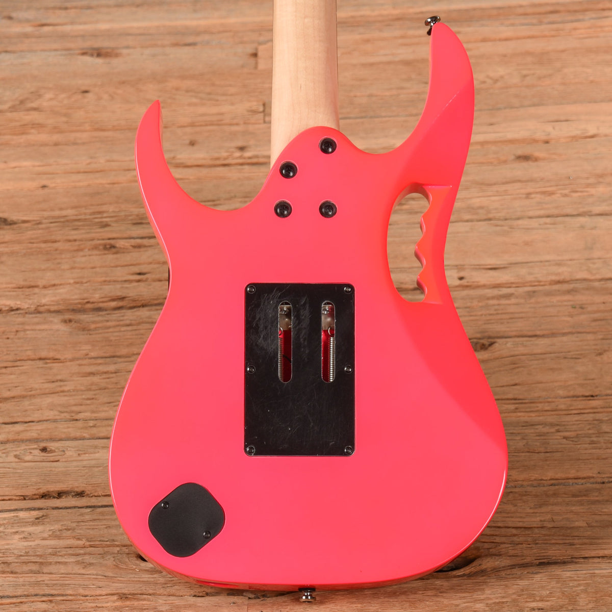 Ibanez JEM Junior SP Pink 2018 - View 3 | MusicMarket