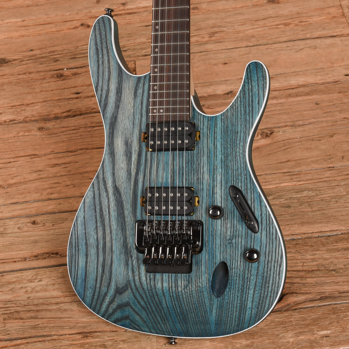 Ibanez S520AH Cosmic Blue Stain - View 2 | MusicMarket