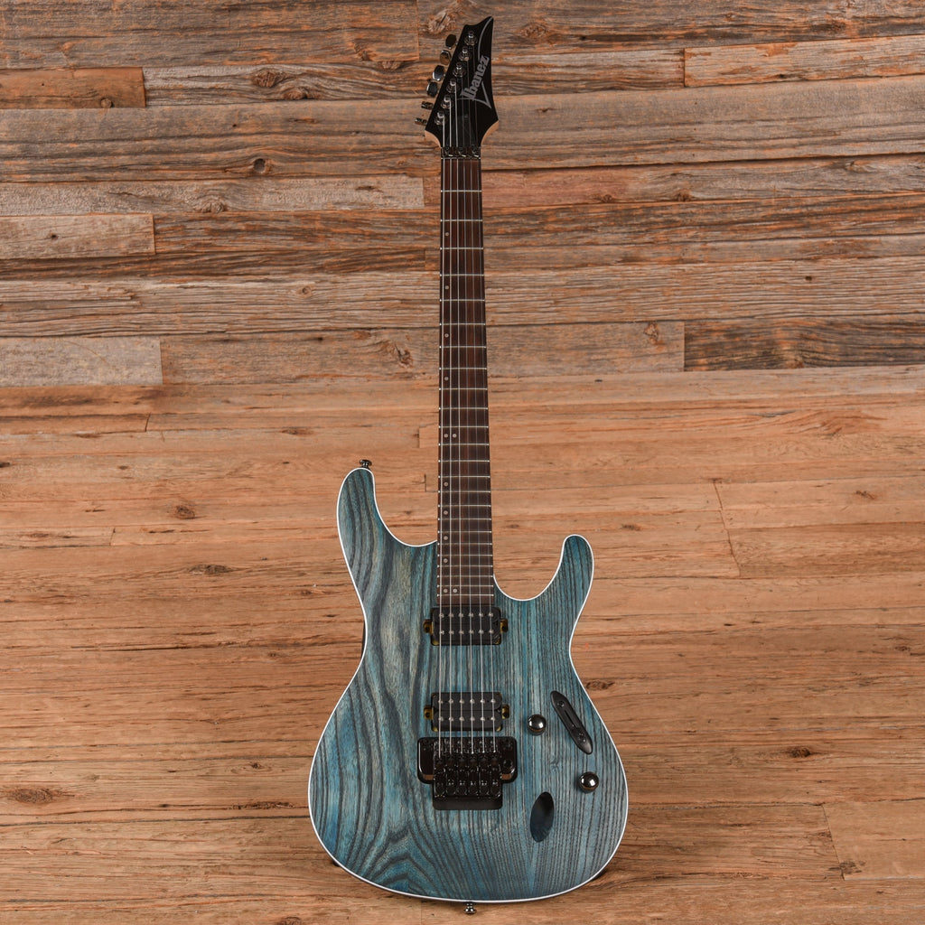 Ibanez S520AH Cosmic Blue Stain - View 4 | MusicMarket