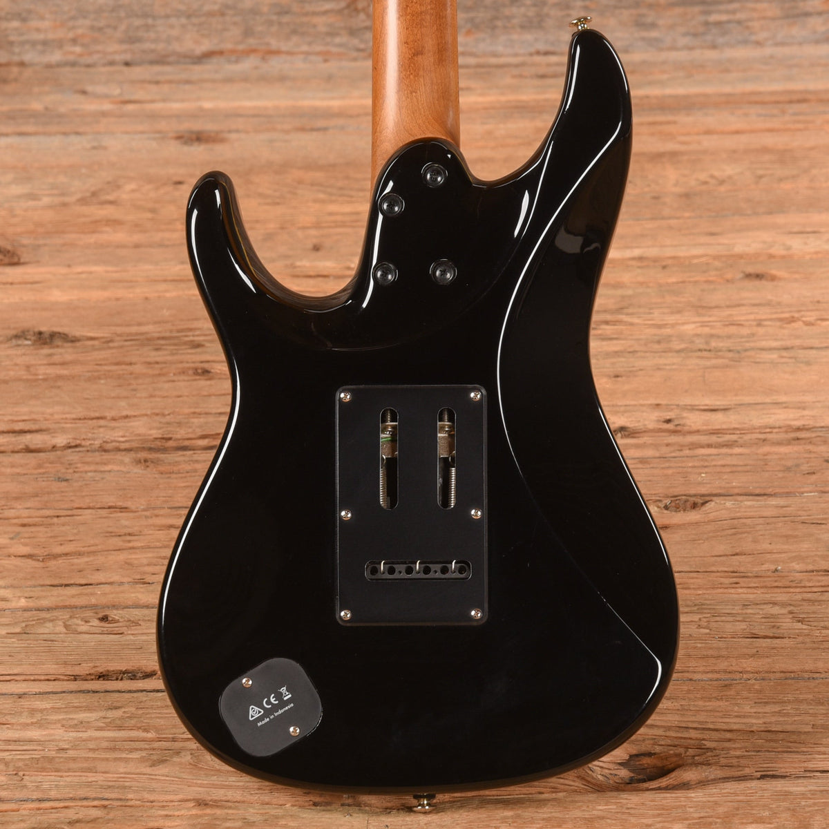Ibanez THBB10 Tim Henson Signature Black 2020 - View 3 | MusicMarket