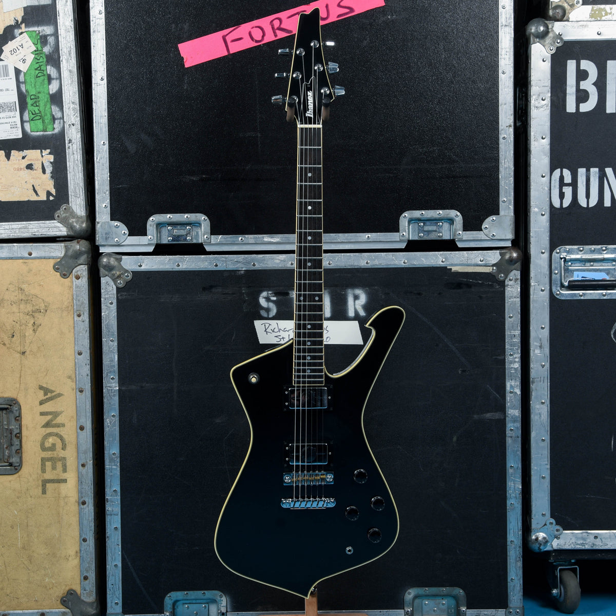 Ibanez Iceman Black 1979 - MusicMarket