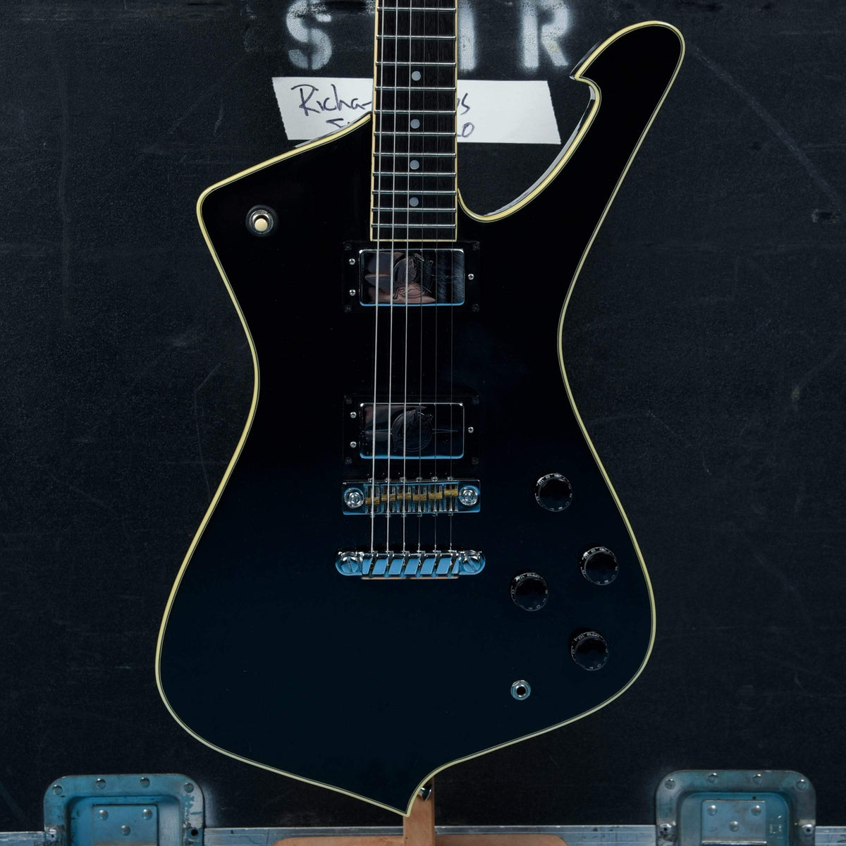 Ibanez Iceman Black 1979 - View 3 | MusicMarket