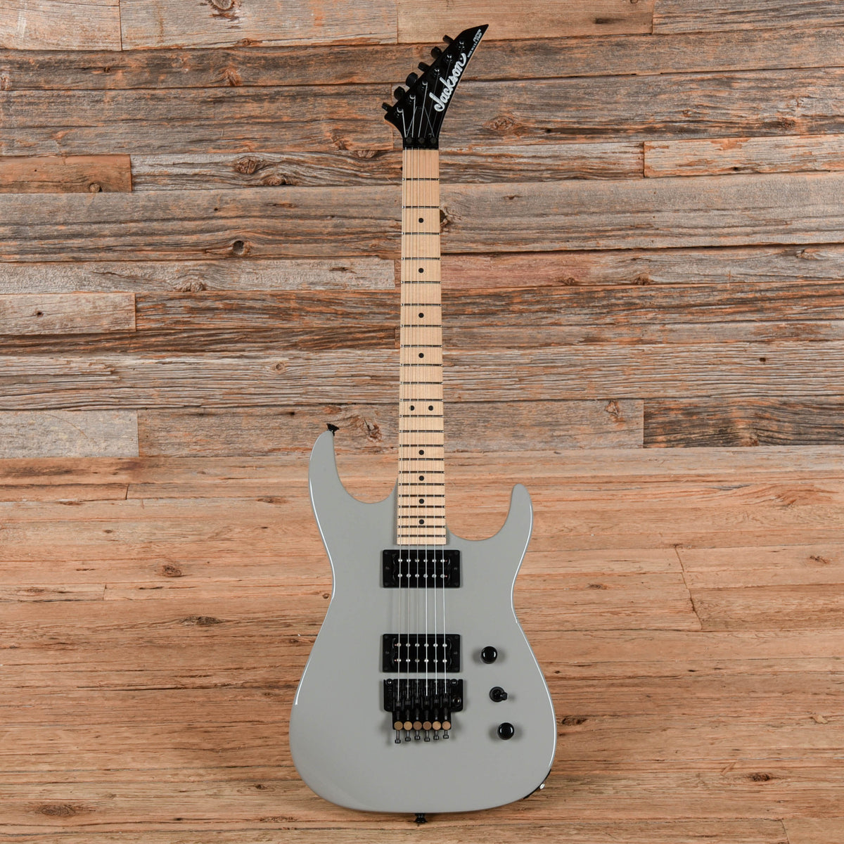 Jackson Custom Shop 1982 Dinky Nitro Pristine Crayon Grey 2023 - View 4 | MusicMarket