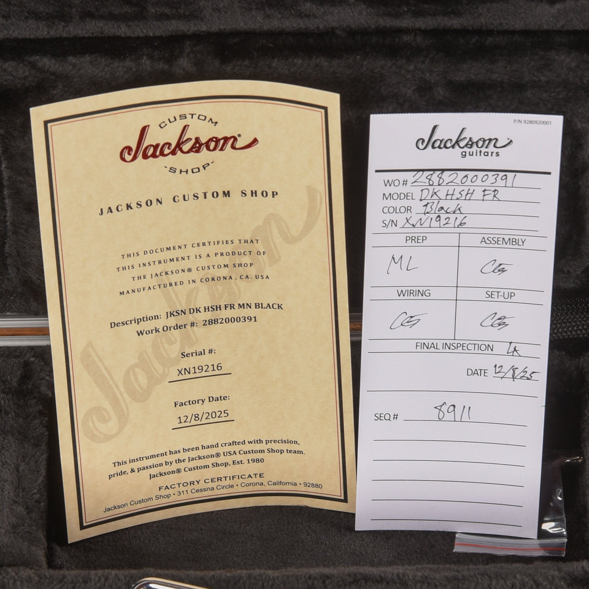 Jackson Custom Shop Dinky HSH FR Black - View 10 | MusicMarket