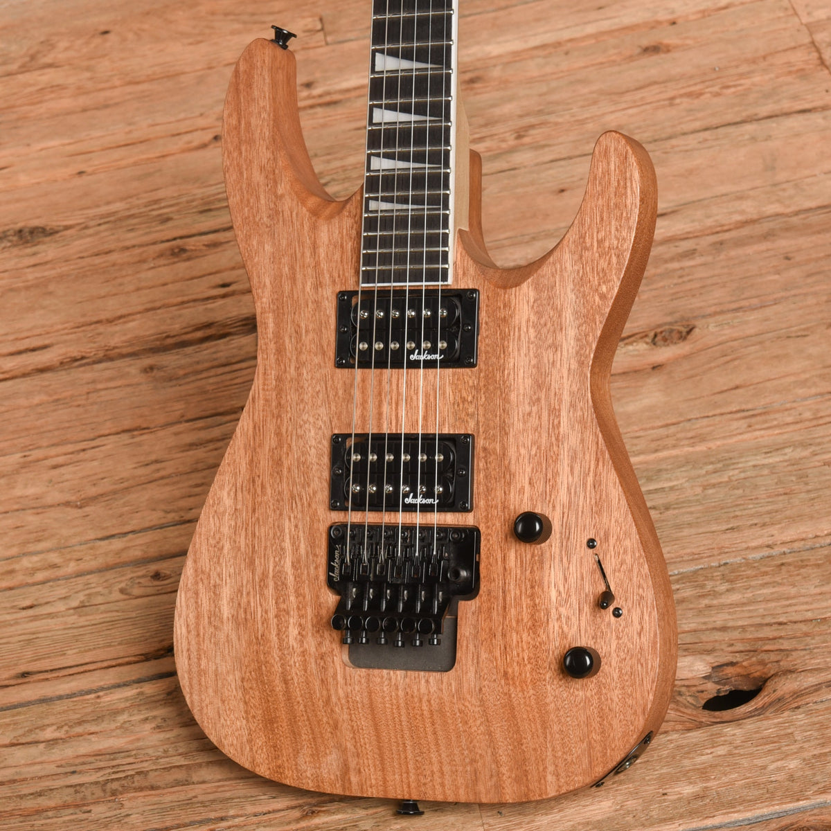 Jackson JS32 DKA Natural 2019 - View 2 | MusicMarket