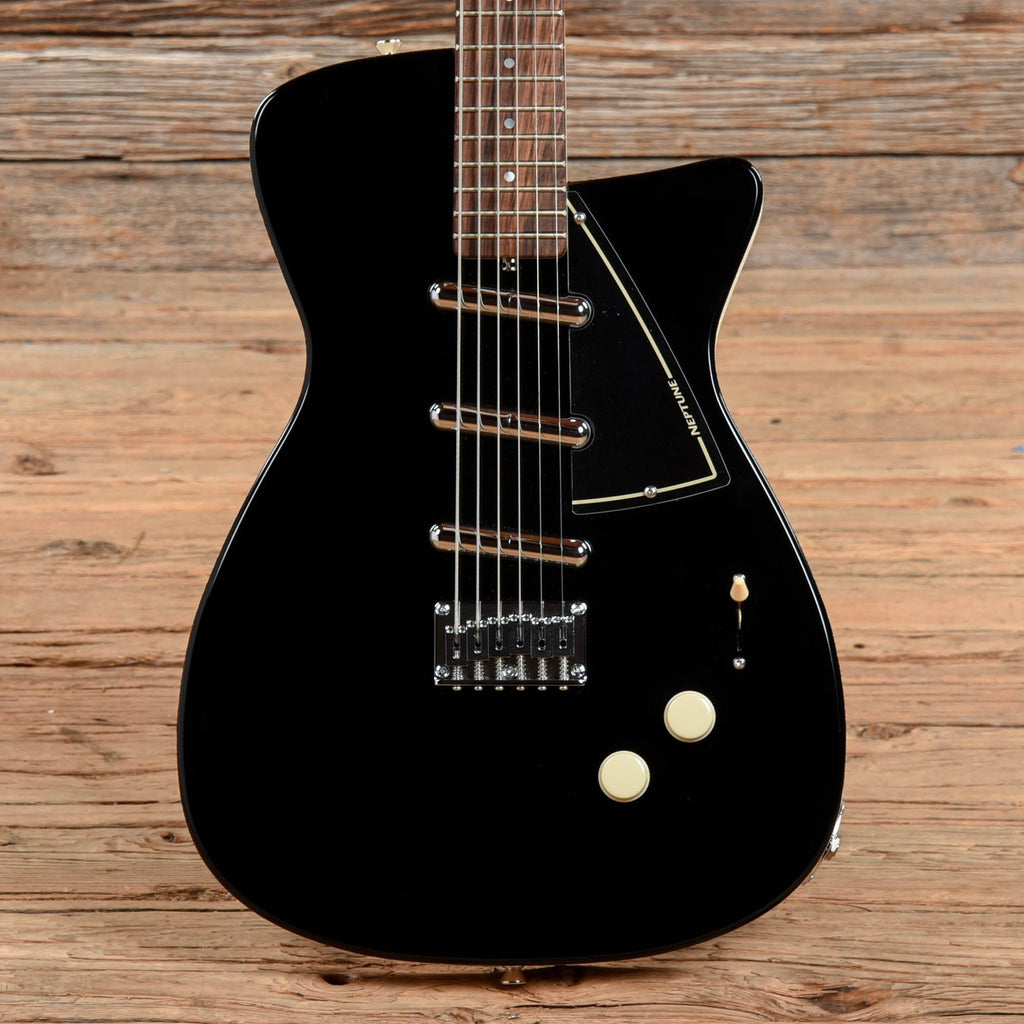 Jerry Jones Neptune Baritone Black - MusicMarket