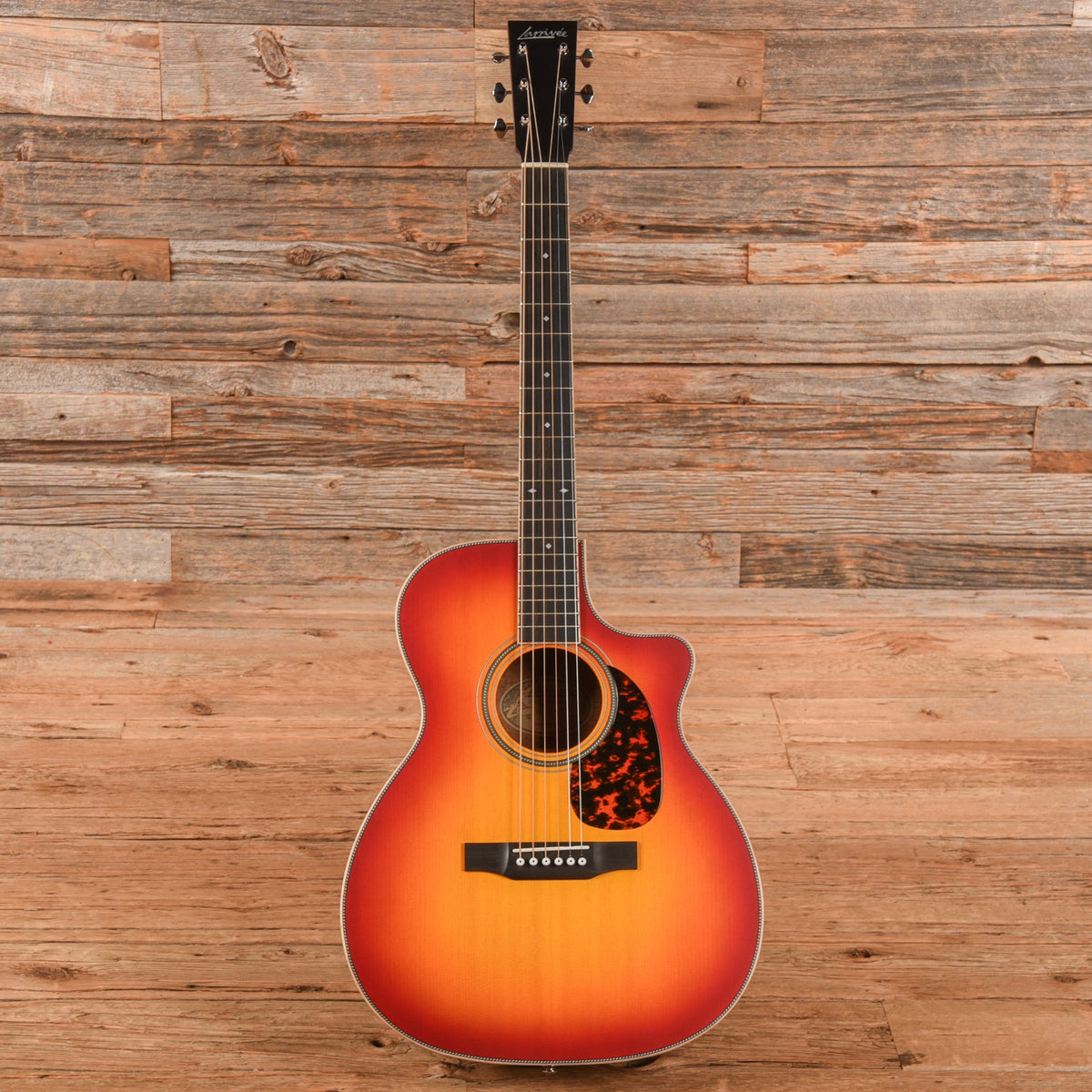 Larrivee OM-40 Sunburst 2025 - View 4 | MusicMarket
