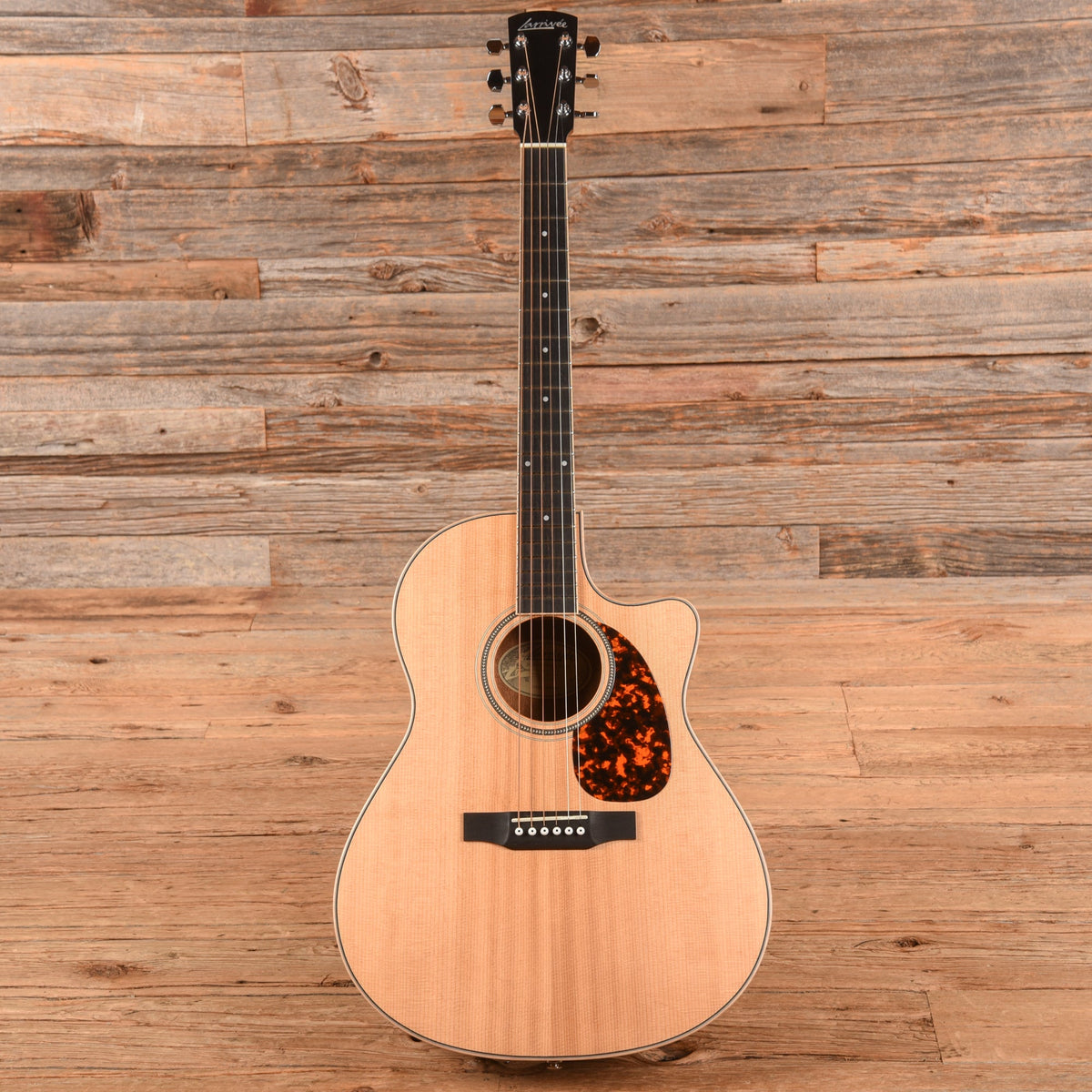 Larrivee LV-03 MH Natural - View 4 | MusicMarket
