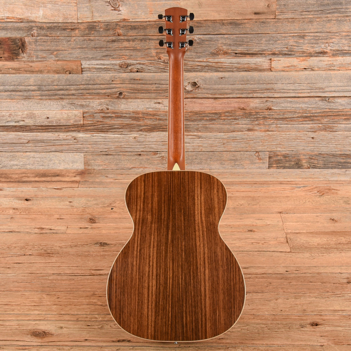 Larrivee OM-09 Natural 2004 - View 5 | MusicMarket