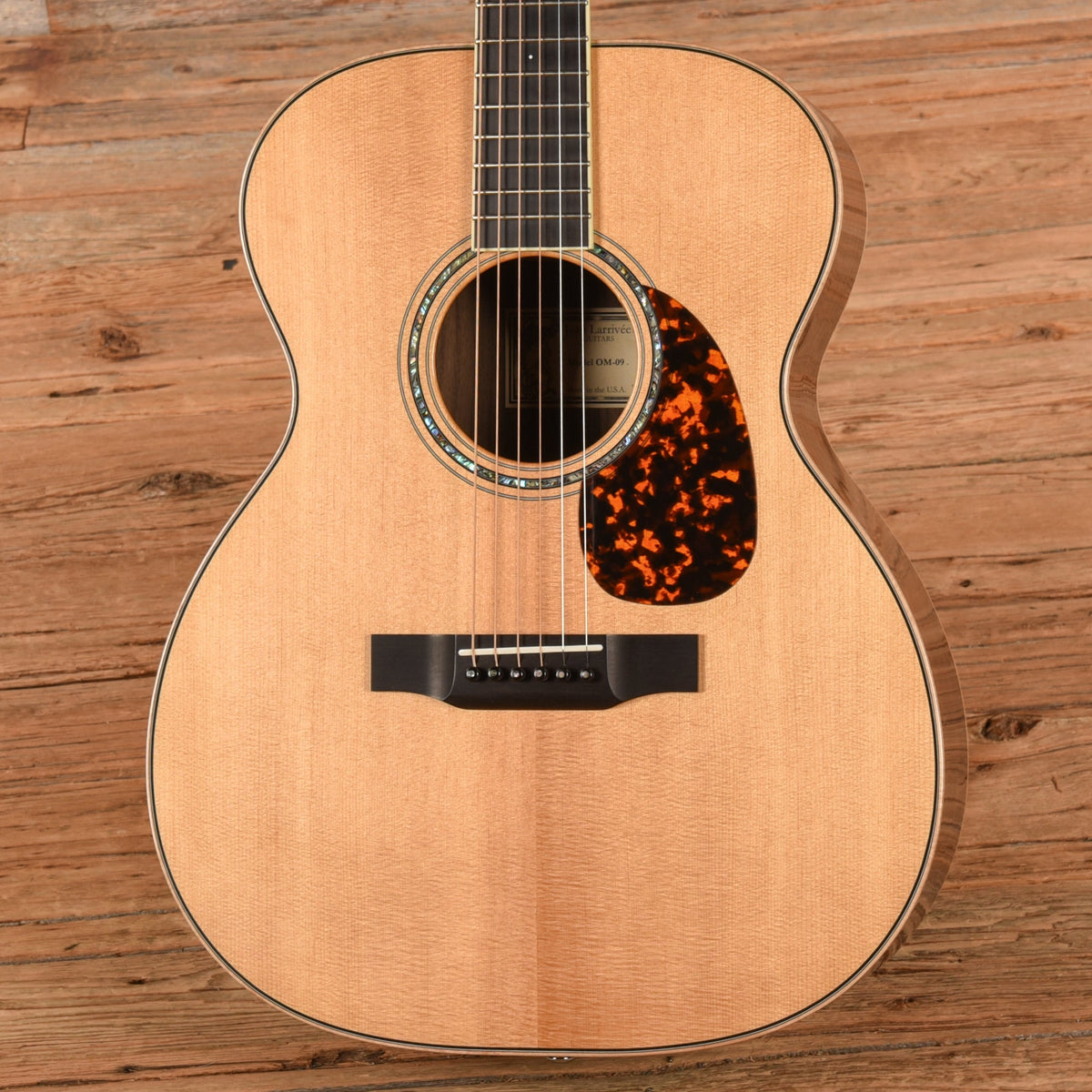 Larrivee OM-09 Natural 2004 - View 2 | MusicMarket