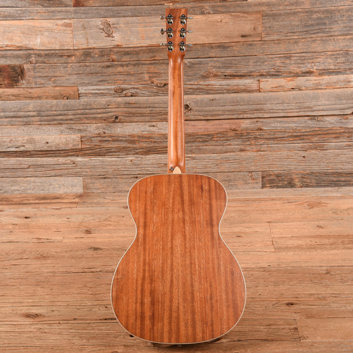 Larrivee OM-40 Mahogany w/Alpine Moon Spruce Top Natural - View 5 | MusicMarket