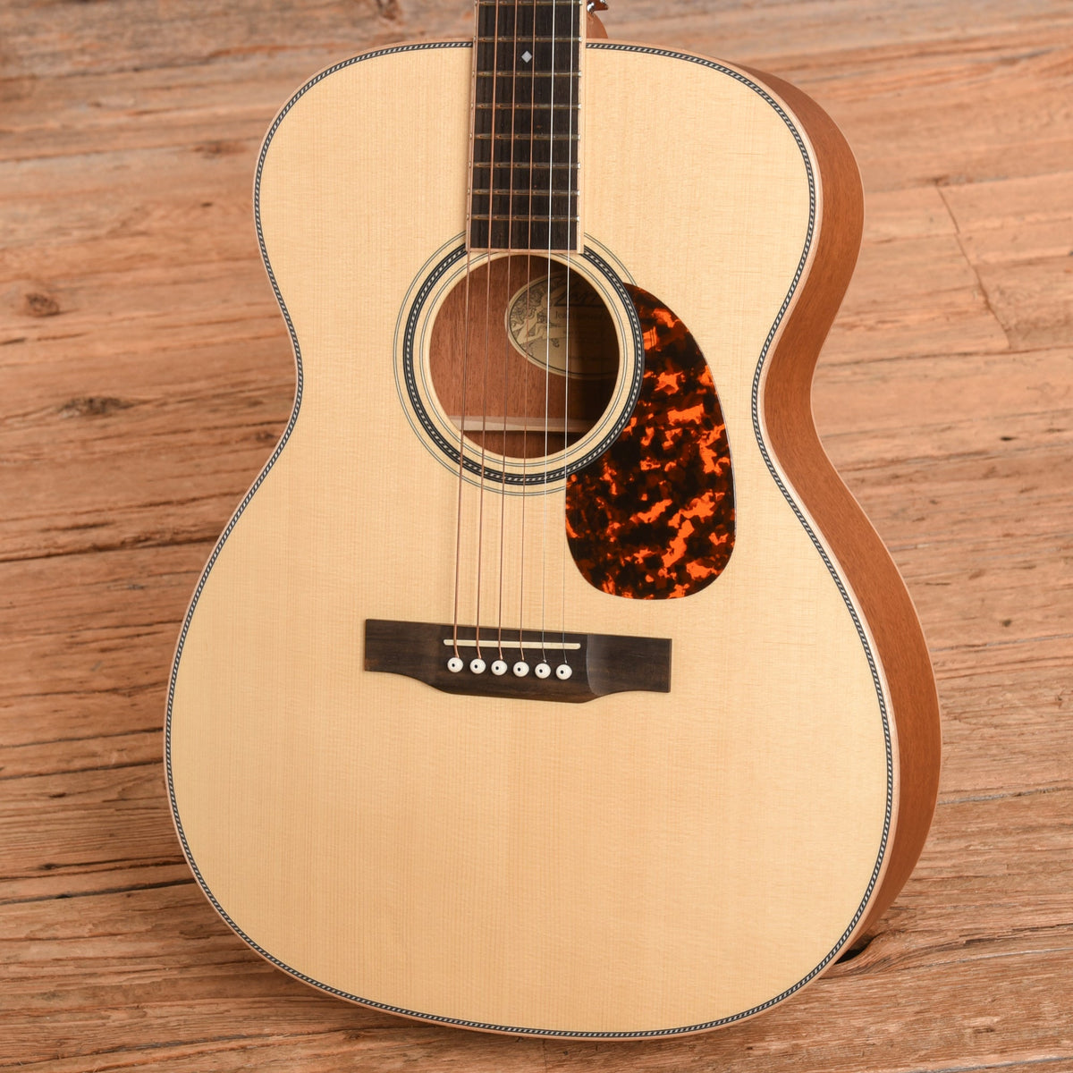 Larrivee OM-40 Mahogany w/Alpine Moon Spruce Top Natural - View 2 | MusicMarket