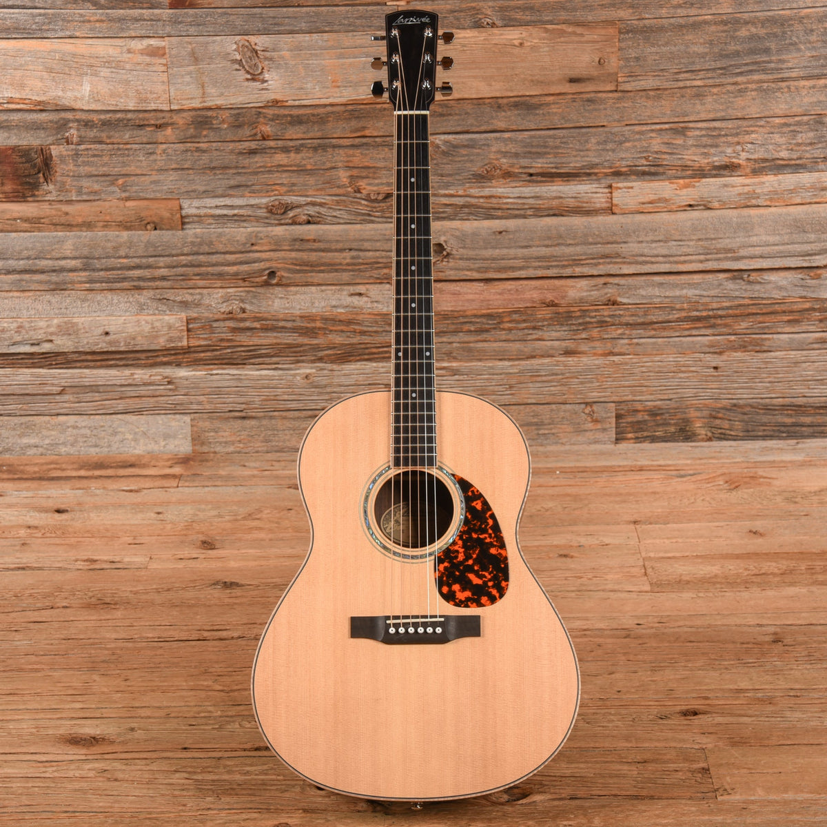 Larrivee L-09 Natural 2022 - View 4 | MusicMarket