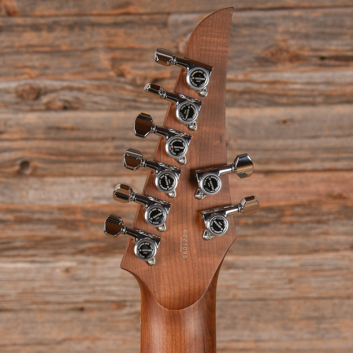 Legator N8FXA White - View 7 | MusicMarket