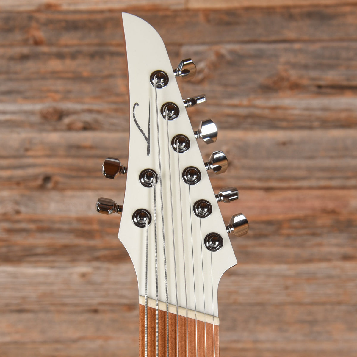 Legator N8FXA White - View 6 | MusicMarket