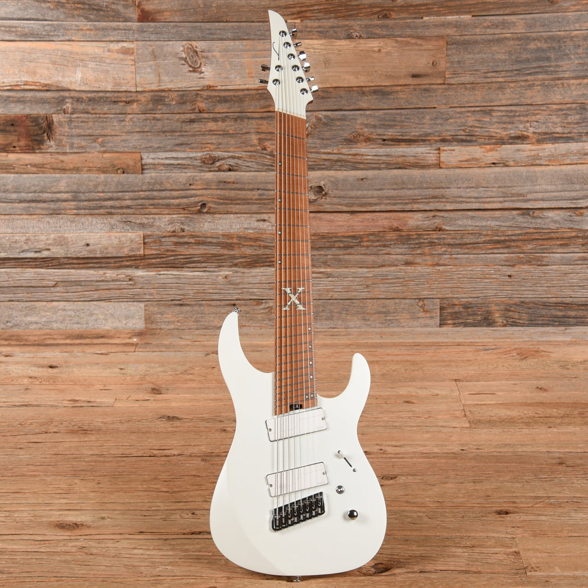 Legator N8FXA White - View 4 | MusicMarket