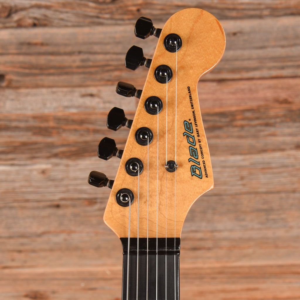 Levinson Blade Metallic Red - View 6 | MusicMarket