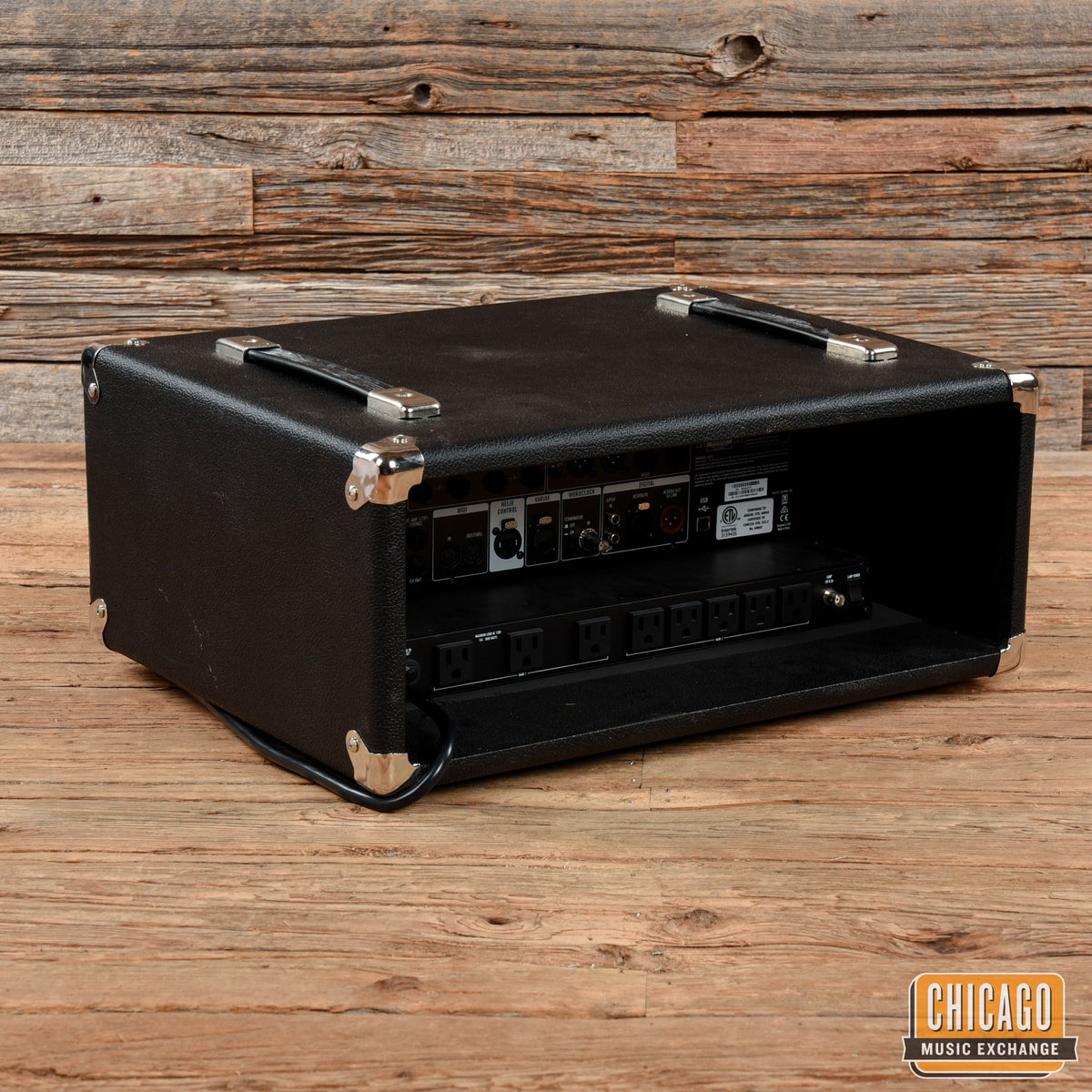 Line 6 Helix Rack w/ Control - View 2 | MusicMarket